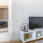 Amazing Lisboa! Views & Style In Historical Graca Apartament