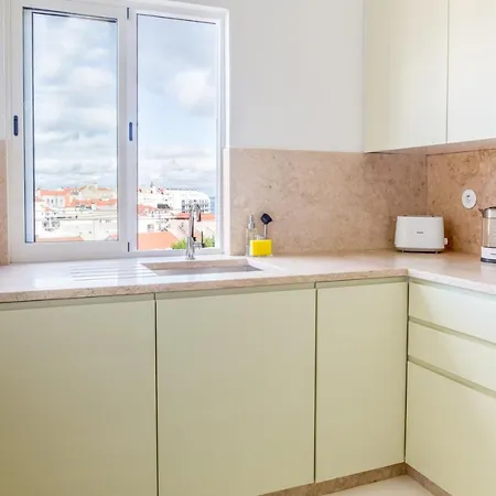Amazing Lisboa! Views & Style In Historical Graca Lissabon