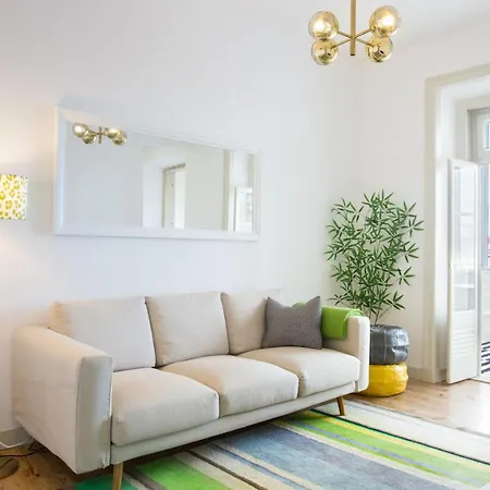 Amazing Lisboa! Views & Style In Historical Graca Apartment *
