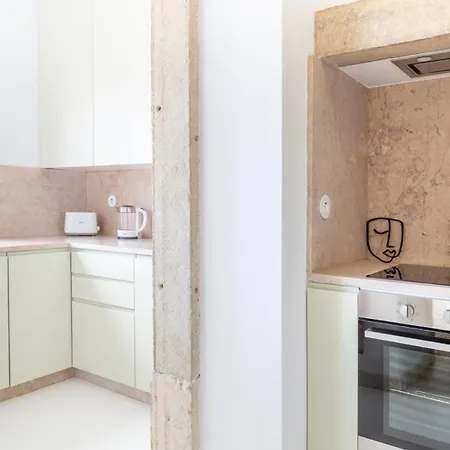 Amazing Lisboa! Views & Style In Historical Graca Lisboa