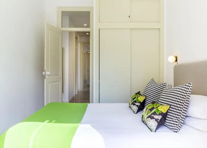 Amazing Lisboa! Views & Style In Historical Graca