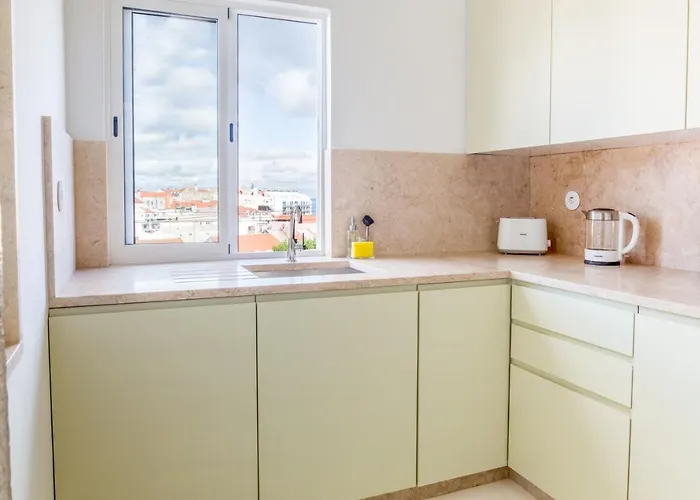 Amazing Lisboa! Views & Style In Historical Graca Lisboa